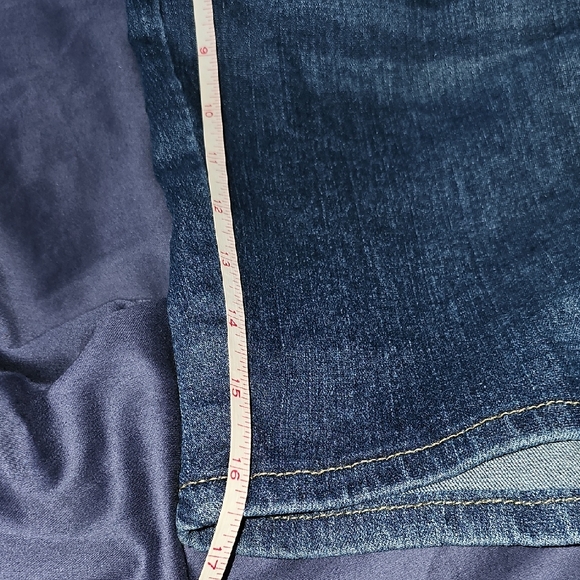 Women's Classic Blue Jean Shorts NEVER WORN! - Picture 8 of 9